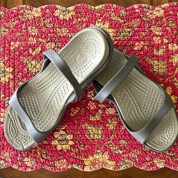CROCS Brown Slide Sandals - Picture 1 of 6